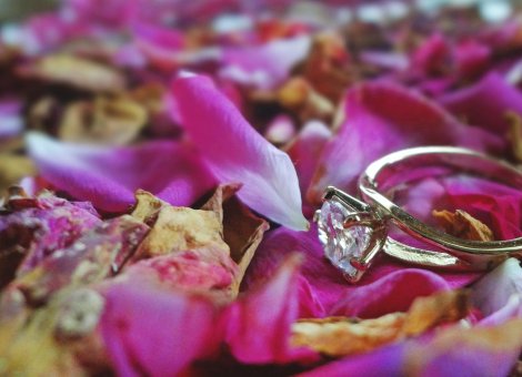 Czy zaręczyny przy rodzinie to dobry pomysł?