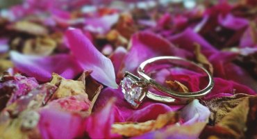 Czy zaręczyny przy rodzinie to dobry pomysł?