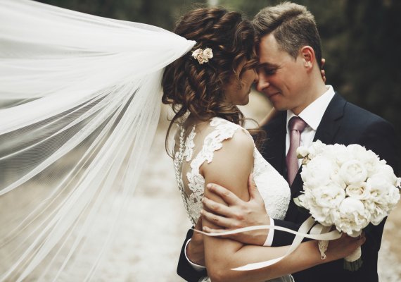 Niebanalne przykłady tekstów na zaproszenia ślubne