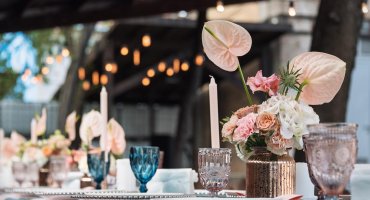 Sposób na oryginalne wesele - namiot plenerowy